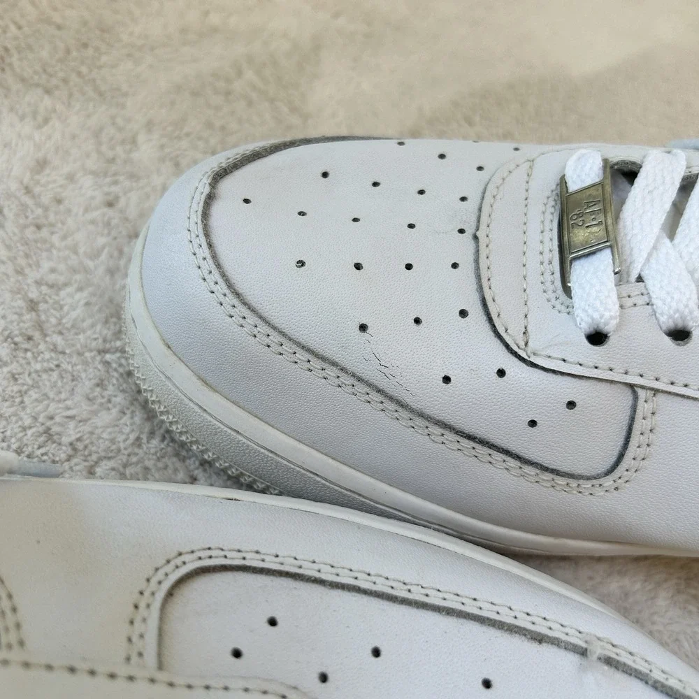 Nike Air Force 1 Triple White Low 